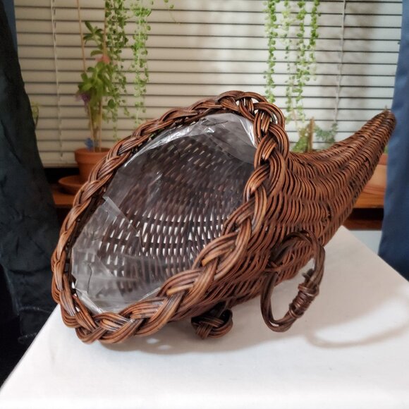 Large Woven Poly Rattan Dark Brown Horn of Plenty (Cornucopia) - Picture 1 of 7